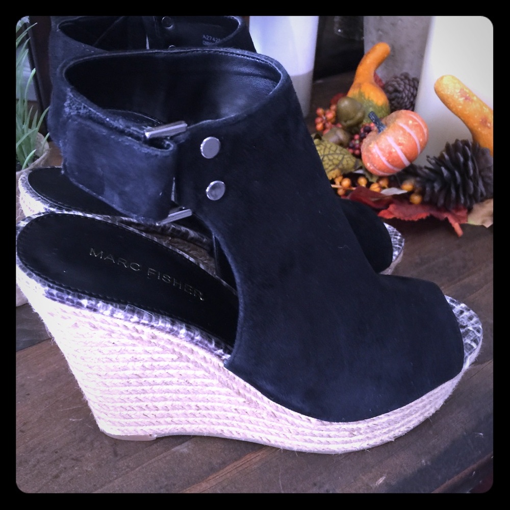 Marc Fisher genuine suede wedges